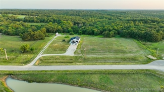 557 Highpoint Ln, Skiatook, OK 74070