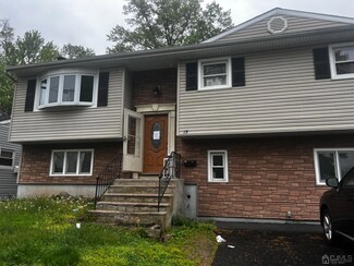15 Hyde Ave, Iselin, NJ 08830