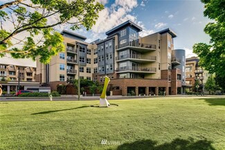 7800 SE 27th St Unit 404, Mercer Island, WA 98040