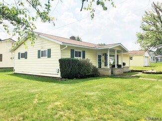 100 Gurth Ln, Johnstown, PA 15905
