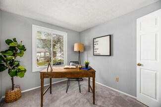 3923 Farm Brook Ln, Columbus, OH 43204