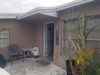 489 NW 2nd Way, Deerfield Beach, FL 33441
