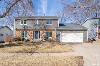 4525 Aspen Hills Cir, Bettendorf, IA 52722