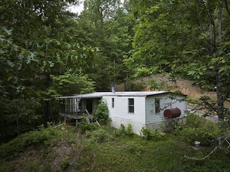91 Keys Hill Rd, Robbinsville, NC 28771