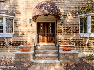 8 Alpine Dr, Millstone Township, NJ 08535