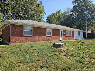 612 N Maple St, Eldon, MO 65026