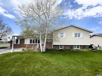 518 S 18th St, Worland, WY 82401