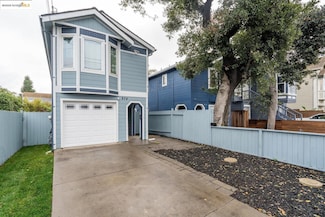 874 Pine St, Oakland, CA 94607