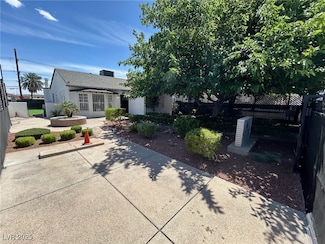 529 S 10th St, Las Vegas, NV 89101