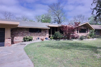 647 Monssen Dr, Dallas, TX 75224