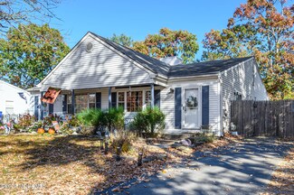 565 Innkeeper Ln, Toms River, NJ 08753