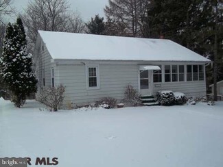 307 E Olive St, Snow Shoe, PA 16874