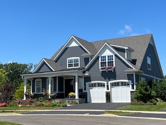 1542 Woodview Ln, Northbrook, IL 60062