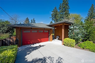 12313 36th Ave NE, Seattle, WA 98125