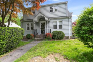 11 Hill St, New Canaan, CT 06840