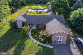 49 Holly Ln, Pilesgrove, NJ 08098