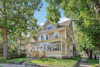 556 Charles Ave, Saint Paul, MN 55103