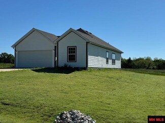 136 N Section Line Dr, Cotter, AR 72626