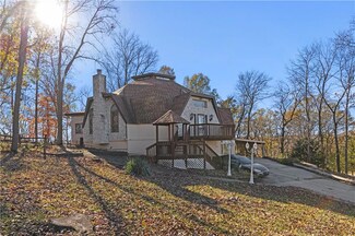 1907 NW 53rd St, Kansas City, MO 64151