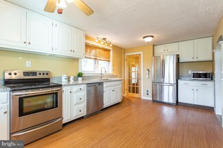 208 Yale Ave, Stratford, NJ 08084