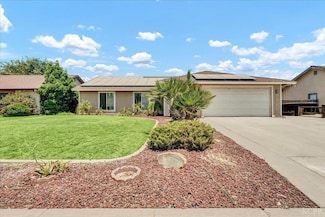956 Clover Ln, Hanford, CA 93230