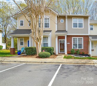 8364 Chaceview Ct, Charlotte, NC 28269