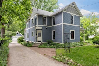 725 S Summit St, Iowa City, IA 52240