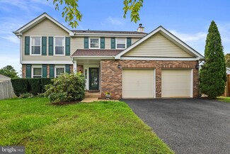 73 S Cottage Rd, Sterling, VA 20164
