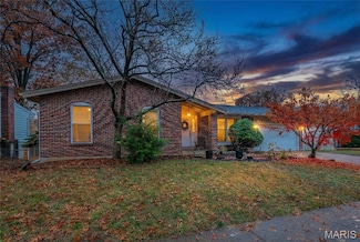 911 Parkfield Terrace, Ballwin, MO 63021