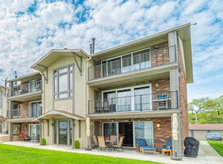 8121 Lake Shore Dr Unit 2, Cedar Lake, IN 46303