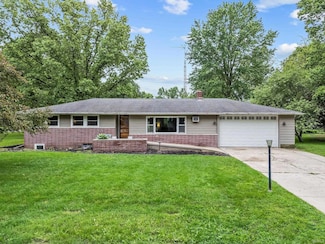 907 N Orchard Dr, North Manchester, IN 46962