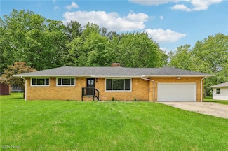 6862 Glenella Dr, Seven Hills, OH 44131