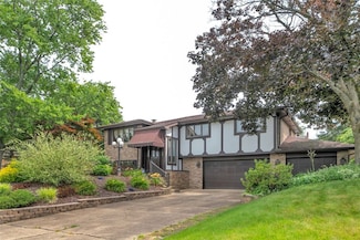 4045 Blue Willow St, Irwin, PA 15642