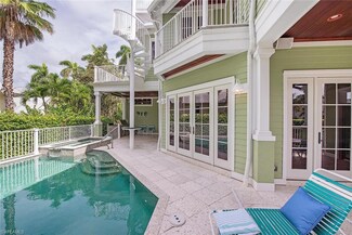 85 13th Ave S, Naples, FL 34102