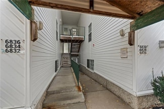 6826 N Olive St, Kansas City, MO 64118