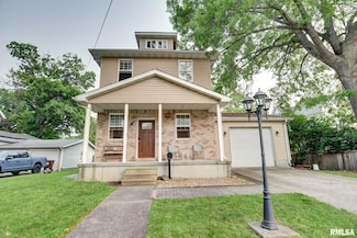 130 E Powell St, Taylorville, IL 62568