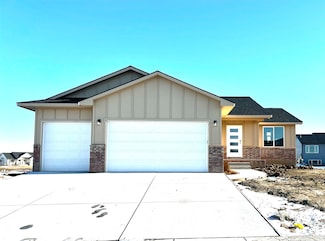 10611 E Bonita St, Wichita, KS 67207