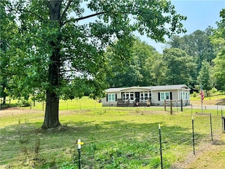 445 Lovebridge Dr SE, Calhoun, GA 30701