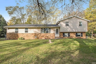 51877 Kenilworth Rd, South Bend, IN 46637
