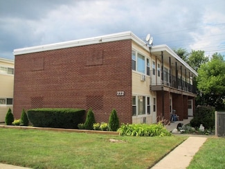 772 E 5th Ct Unit A, Des Plaines, IL 60016