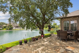 934 Poydras St, Sugar Land, TX 77498