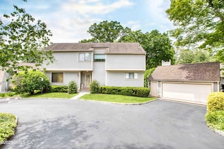 510 W Lyon Farm Dr, Greenwich, CT 06831