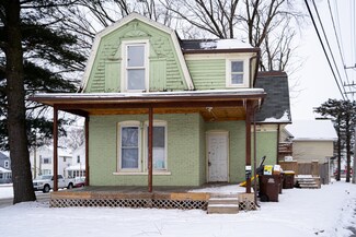 255 W Broadway St, Freeport, IL 61032