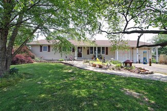 8148 Wolf Rd, Alton, IL 62002