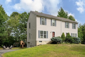7 Grebenstein Dr, Newton, NH 03858
