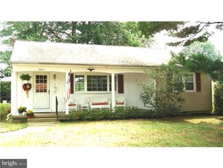 7 Meadow Lark Rd, Stratford, NJ 08084