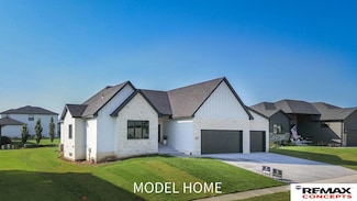 8911 Ranch Gate Rd, Lincoln, NE 68510