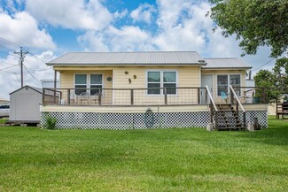120 W Main St, Port Lavaca, TX 77979