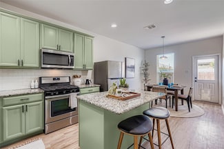 184 Palm Dr, Buda, TX 78610
