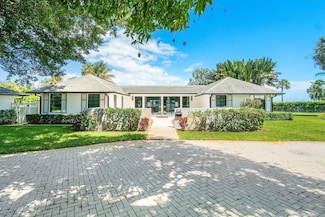 210 S Lake Dr, Lantana, FL 33462